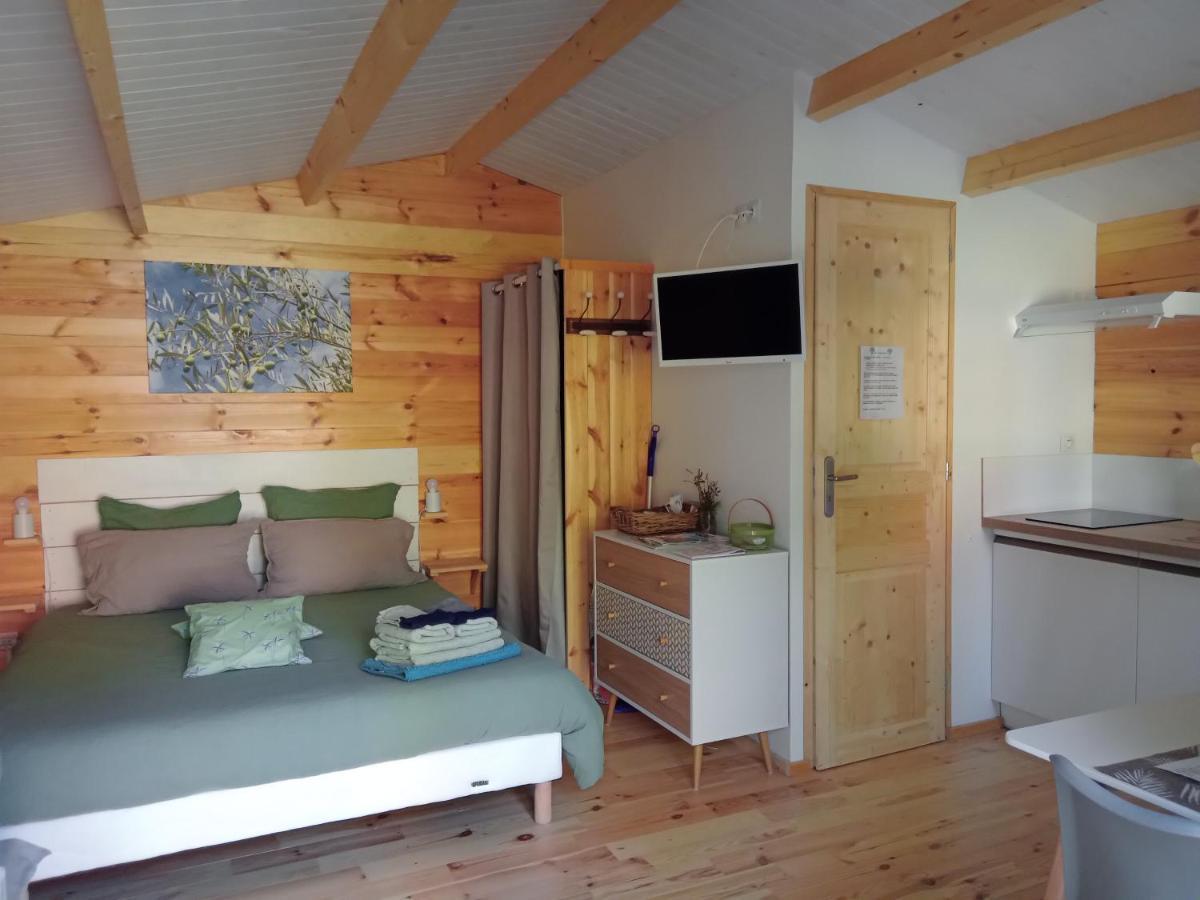 Chalet "Le Petit Olivier" Gites Appart 'Hotel L'Echappee Belle D'Aubenas Logement 2 Sur 3 Buitenkant foto